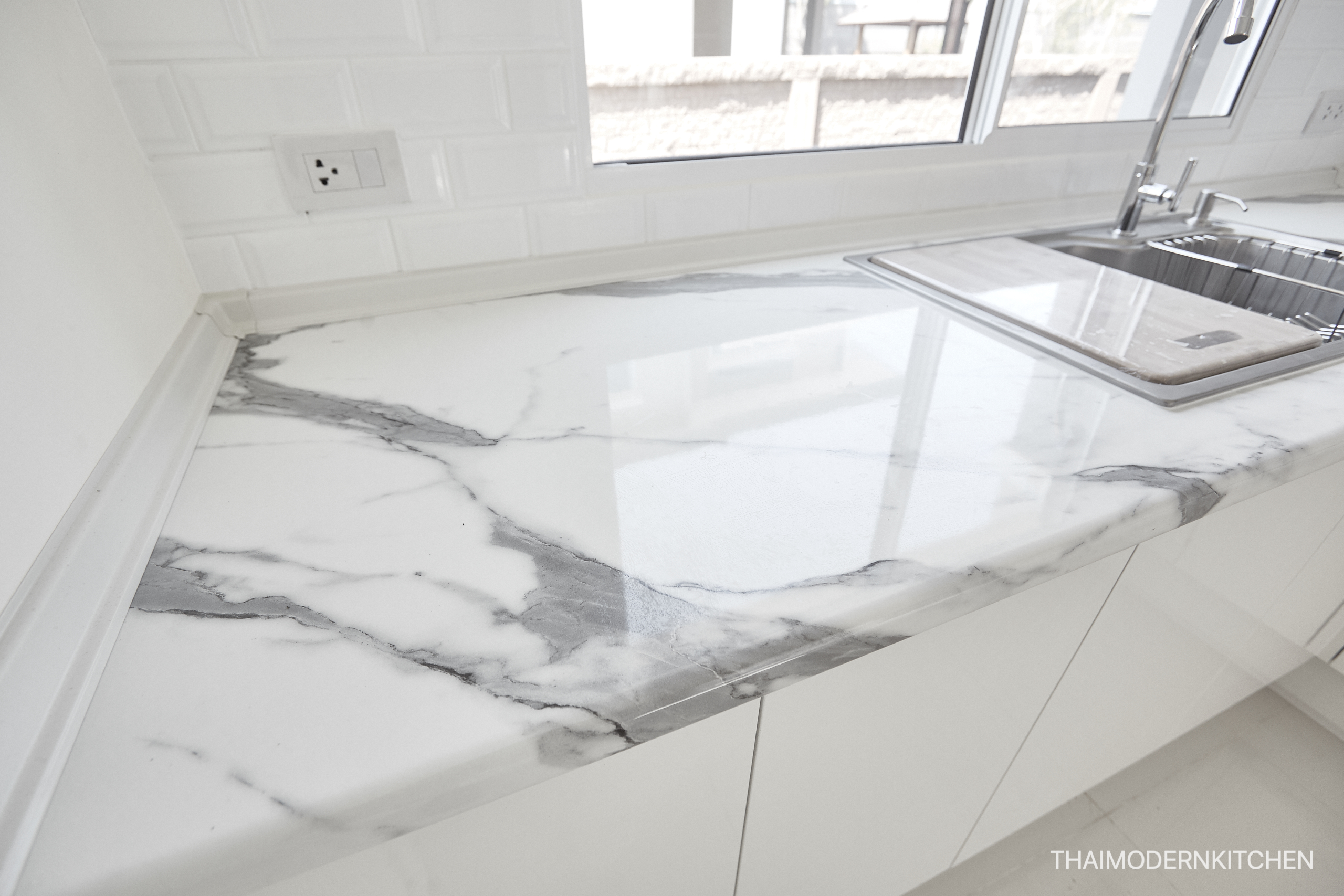 หมู่บ้านภัสสรเพรสทีจ 2.15+1.85 เมตร ตู้บน+ล่าง(เว้นติด hood) + ตู้เต็ม 60 cm สูง 220 cm