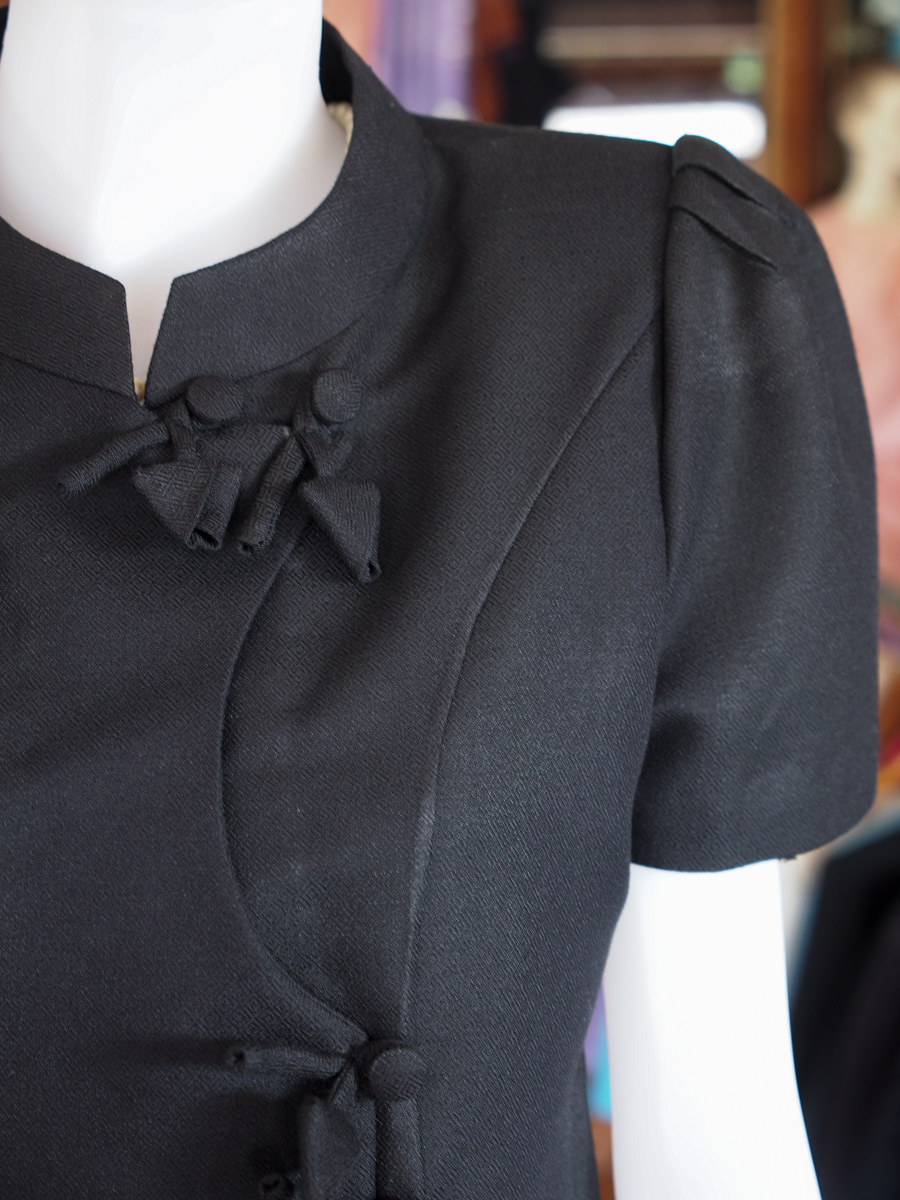 เสื้อผ้าฝ้ายทอลายลูกแก้ว สีดำ ไซส์ L