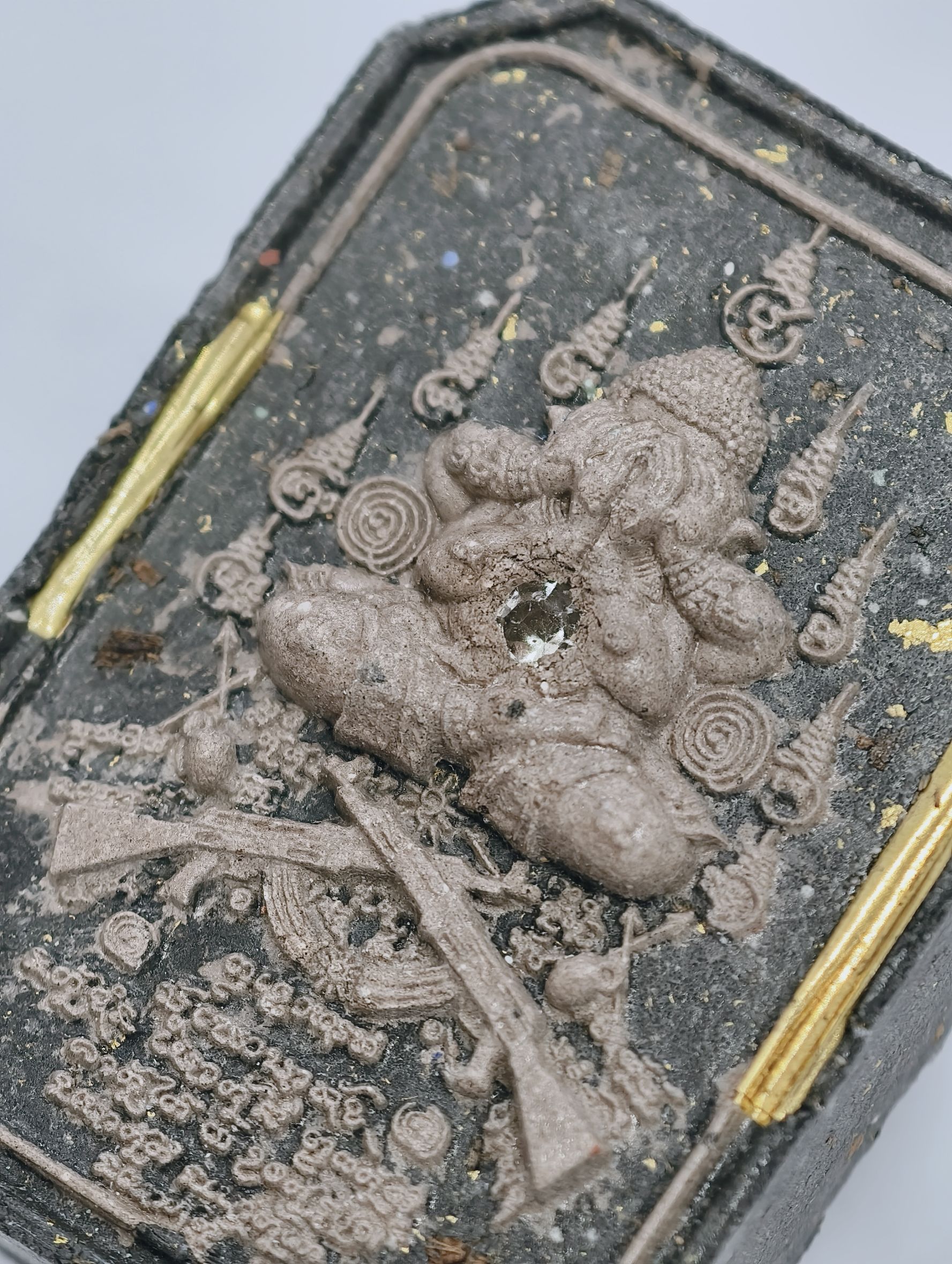 หลวงปู่มหาศิลา วัดโพธิ์ศรีสะอาด พระปิดตานั่งปืน มหาอุตม์พิทักษ์ไทย ฝังตะกรุด ฝังเพชร KA2671