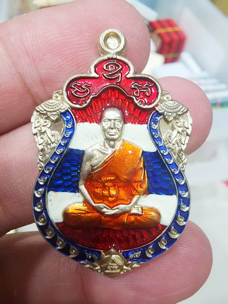 หลวงพ่อทอง วัดบ้านไร่ ทองหมื่นล้าน 6 รอบ อัลปาก้า ธงชาติ กล่องเดิม (KP5686)