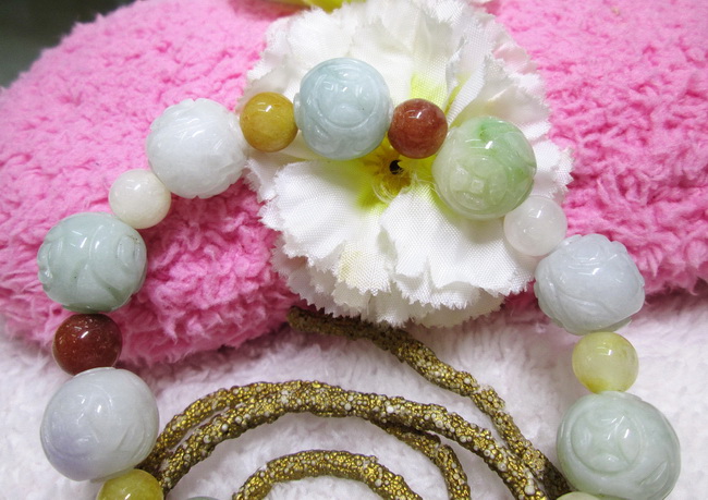 สร้อยข้อมือหยกแกะสลัก