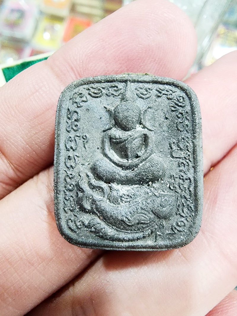 หลวงพ่อสิน วัดละหารใหญ่ พระพุทธทรงปลาอานนท์ โซนดำ (KP5539)