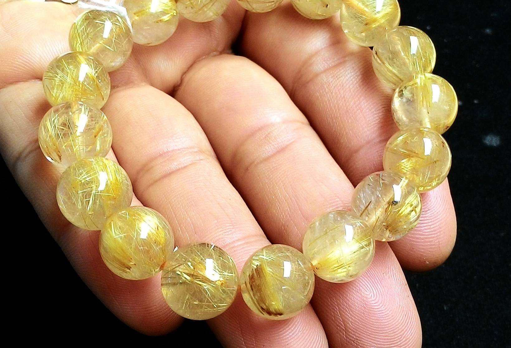 สร้อยข้อมือไหมทองเนื้อใส