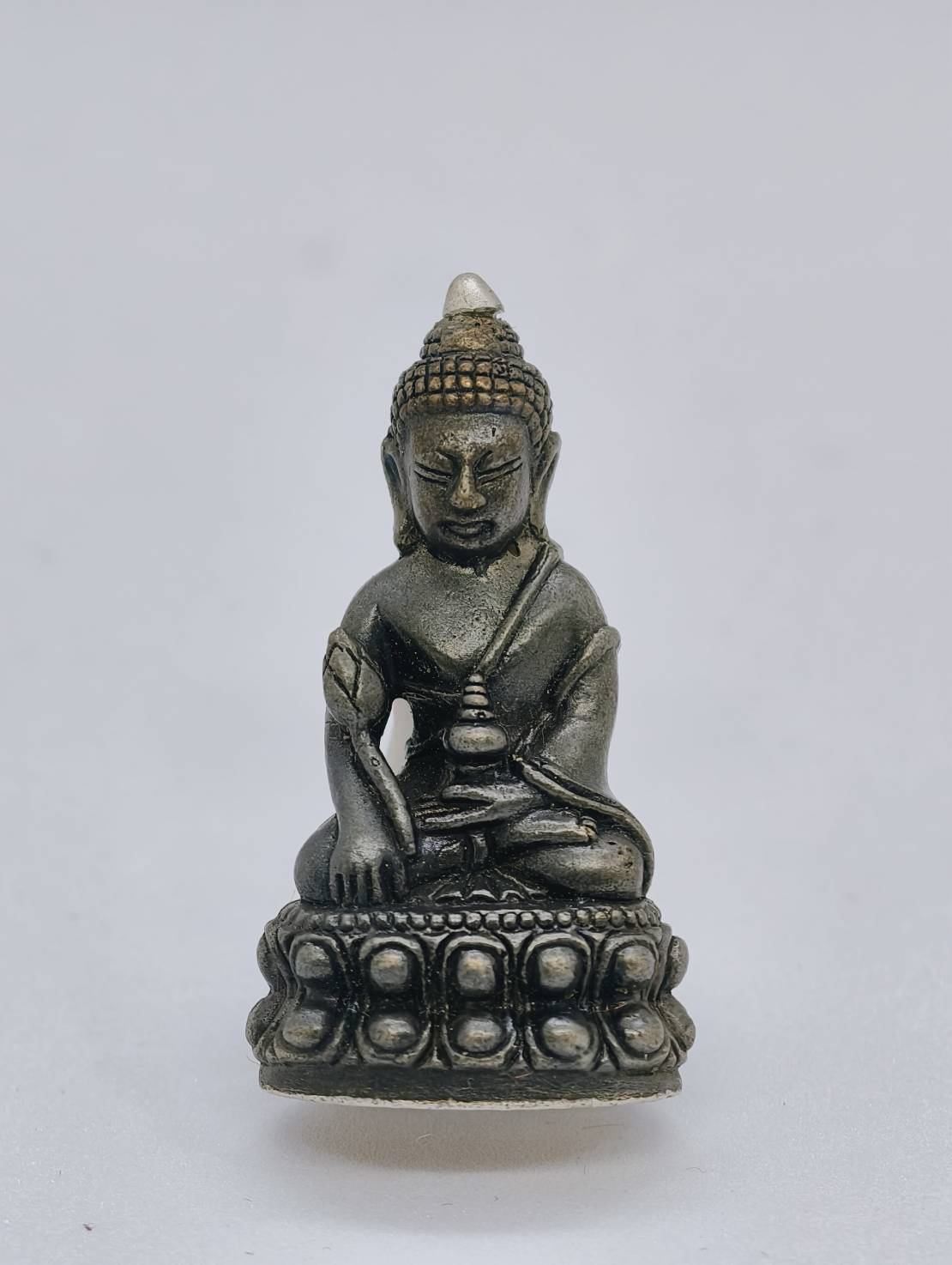 พระกริ่งพุทโธเจริญลาภ รุ่นแรก ครูบาบุญยัง เกศเงิน ก้นเงิน เลข 8 (KA1538)