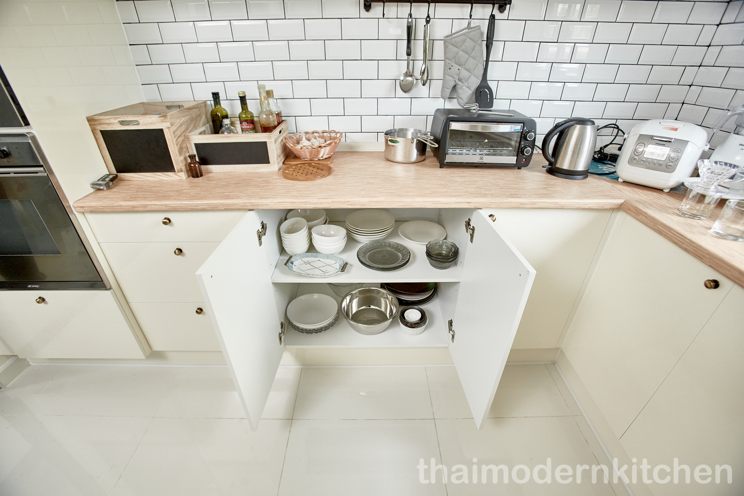 2.6 ตู้ล่าง+บน 0.6 ตู้เต็มสูง 220cm 2.2+1 เมตร ตู้ล่าง .