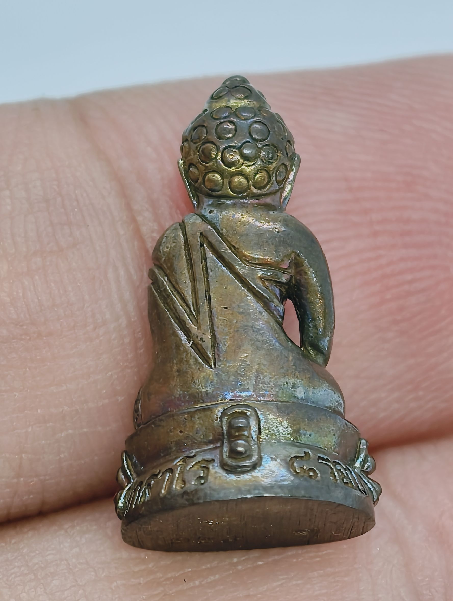 หลวงปู่ขำ วัดบ้านหนองแดง พระชัยวัฒน์ ปวเรศ 8 รอบ เนื้อนวะโลหะ KA3232