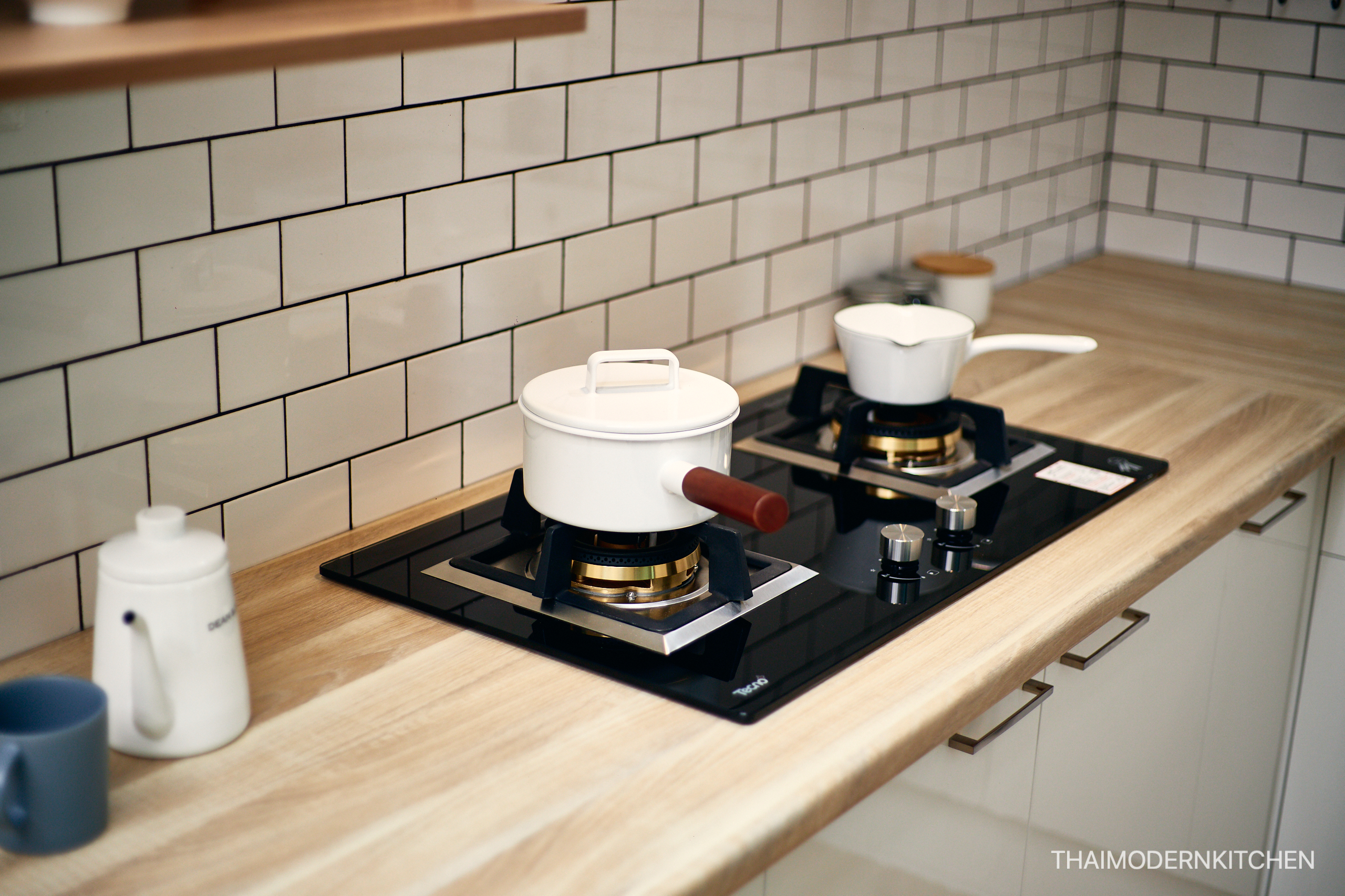 ครัวบิ้วอิน หมู่บ้าน Cher วงแหวน-สาทร 2 .4 ตู้ล่าง+บน 1.14 ตู้ล่าง + ชั้นญี่ปุ่น