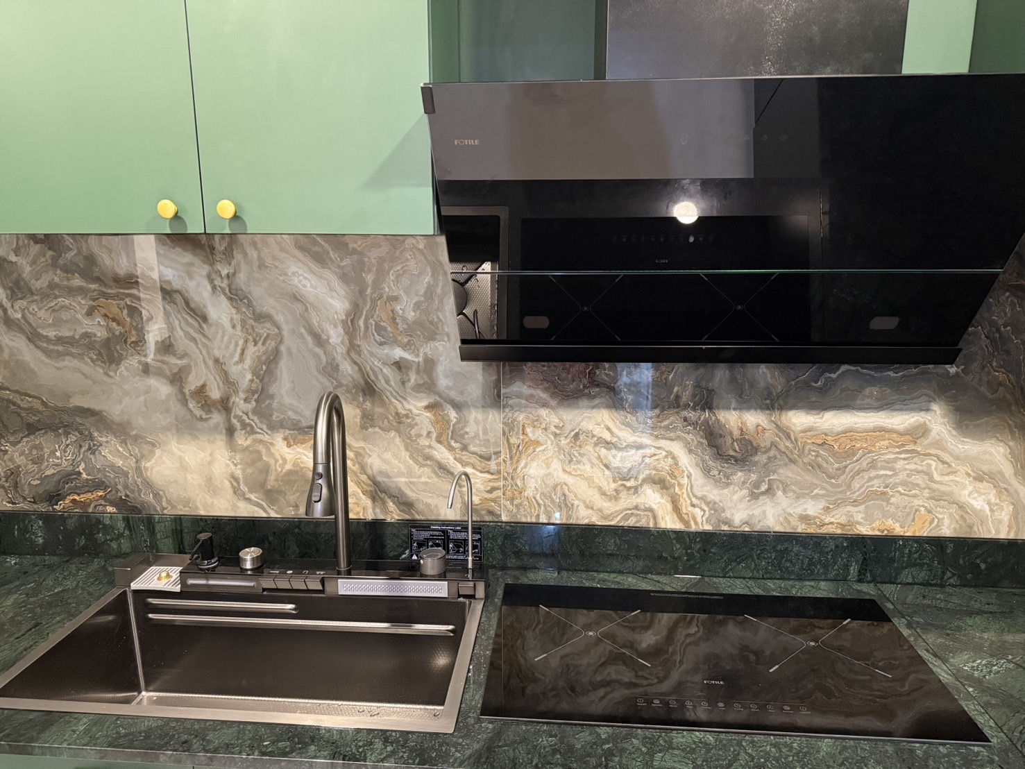 ครัวสีเขียว #ครัวบิ้วอิน บ้านคุณมรกต ราคา 100,000-