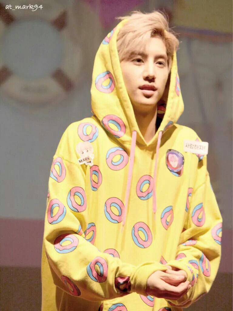 เสื้อโดนัท MARK GOT7 JUST RIGHT MV