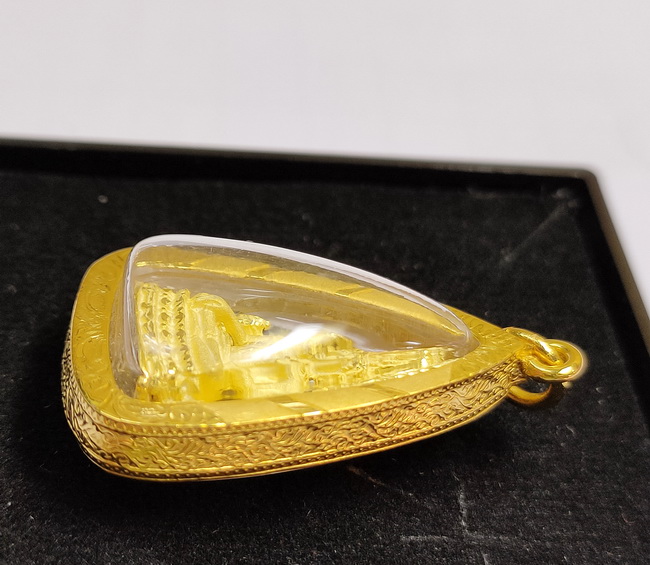 พระพุทธชินราชกรอบทองไมครอน