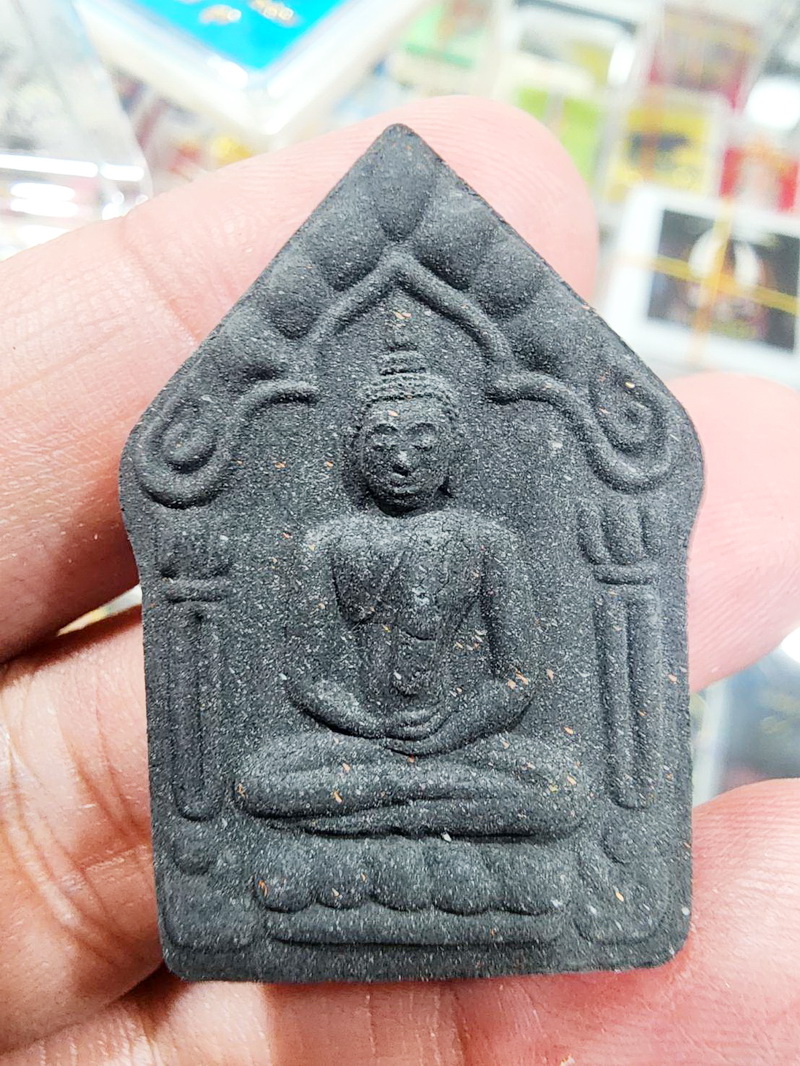 หลวงพ่อคูณ วัดบ้านไร่ ขุนแผน เจริญพร ชินบัญชร 2558 ดำ (KP5566)