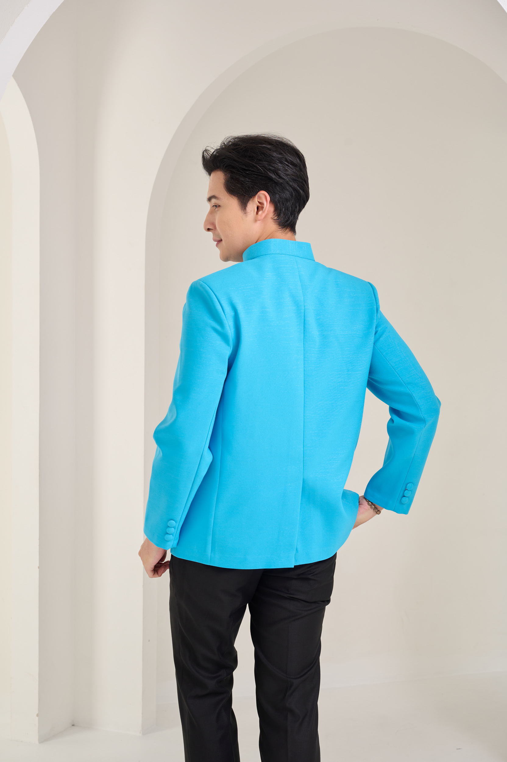 เสื้อผ้าฝ้ายแพรเงิน คอพระราชทานแขนยาว สีฟ้าเข้ม ไซส์ M