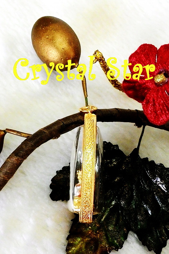 พระพุทธชินราชกรอบทองไมครอน