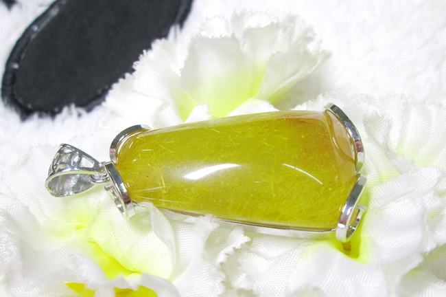 จี้ไหมทอง