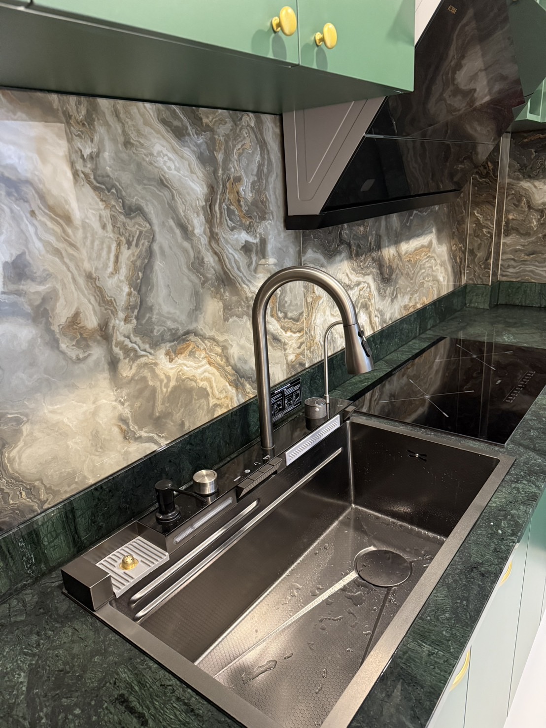 ครัวสีเขียว #ครัวบิ้วอิน บ้านคุณมรกต ราคา 100,000-