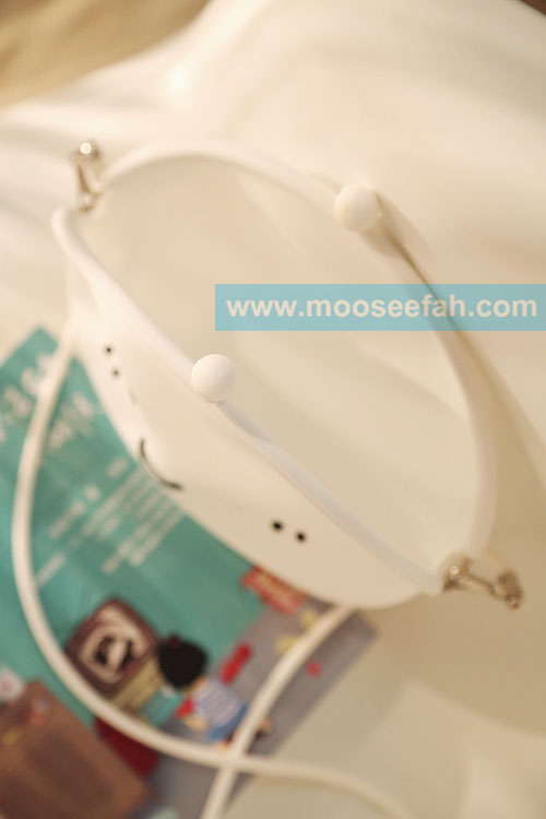 กระเป๋าสะพาย EMOJI