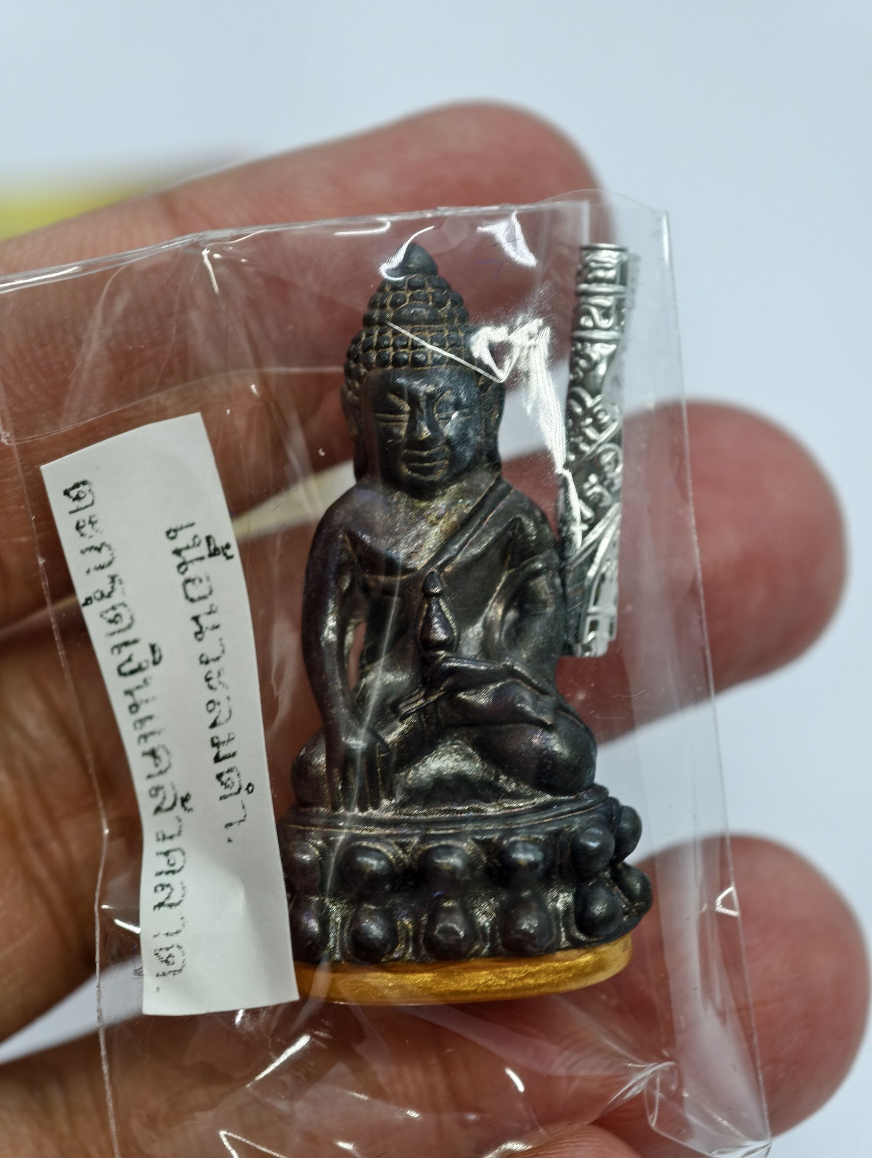 พระกริ่งปวเรศ วัดบวรนิเวศ ปี 2565 นวโลหะ แถมตะกรุดเงินแคล้วคลาด ด้านหลังมีตำหนิหลังเศียรนิดนึง KA2432