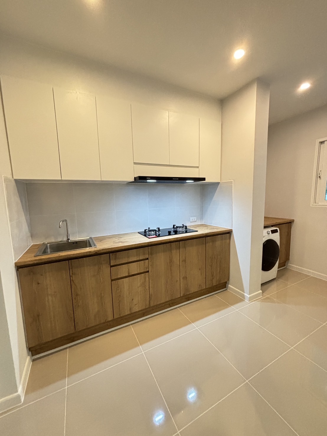 ครัวบิ้วอิน 2.3 ตู้บนล่าง