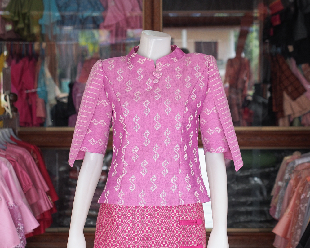 เสื้อผ้าฝ้ายทอลายขอ สีกลีบบัว ไซส์ 4XL