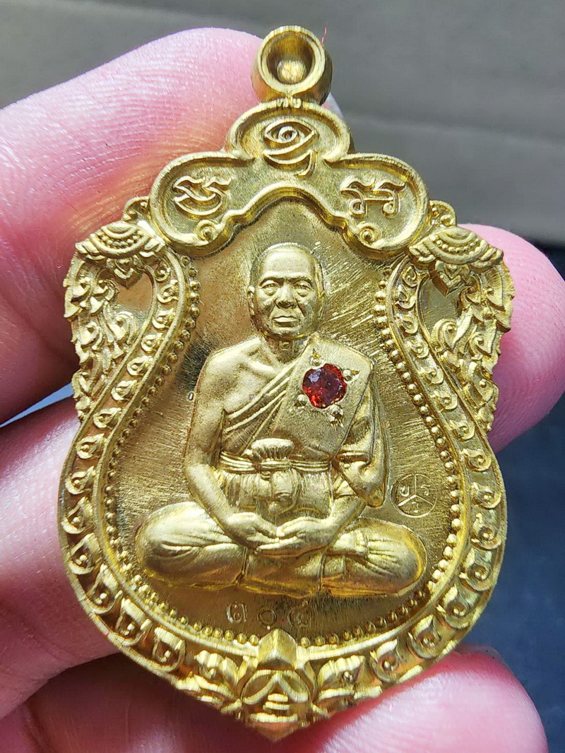 หลวงพ่อทอง วัดบ้านไร่ ทองหมื่นล้าน 6รอบ ฝังพลอย (AB5976)