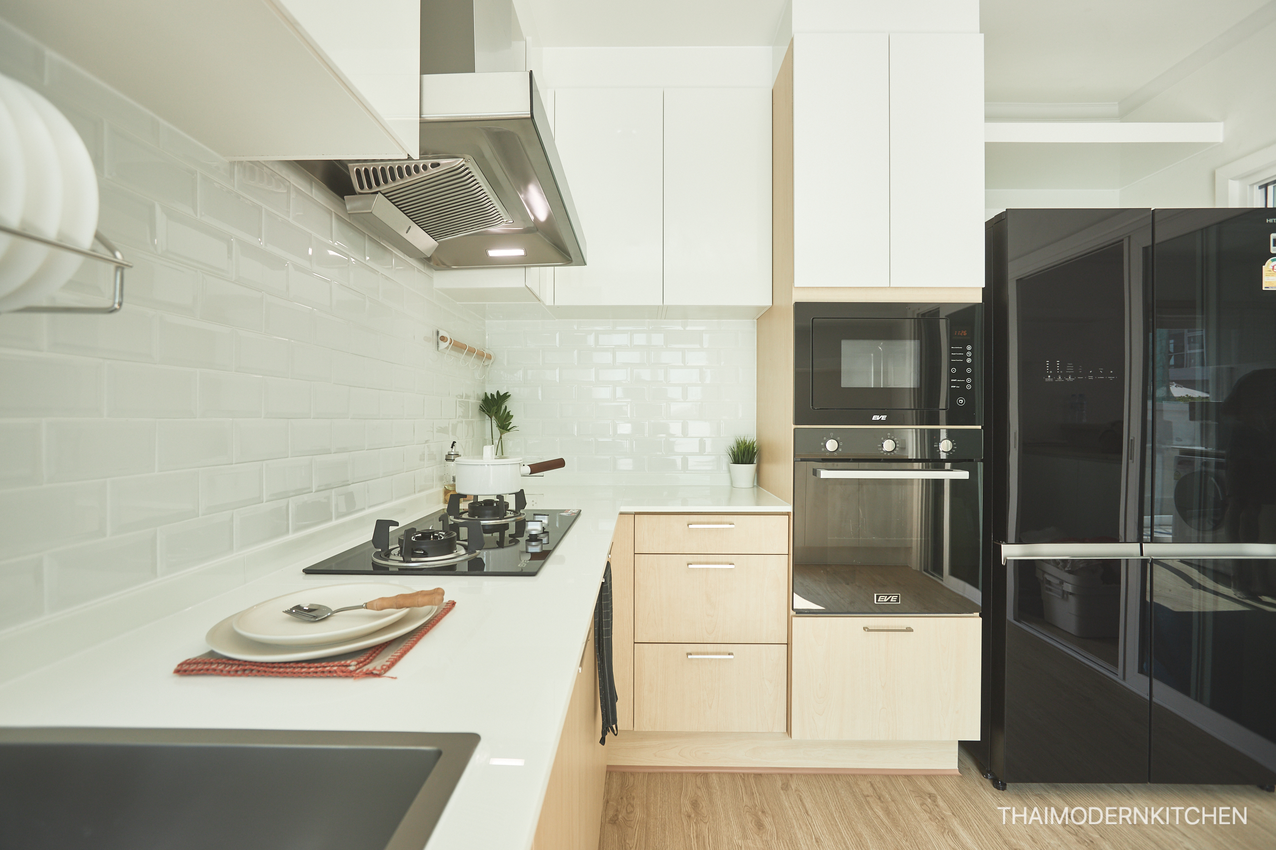 ครัวบิ้วอิน ตู้บน 4.89 +ล่าง รวมตู้เต็มสูง 220 cm