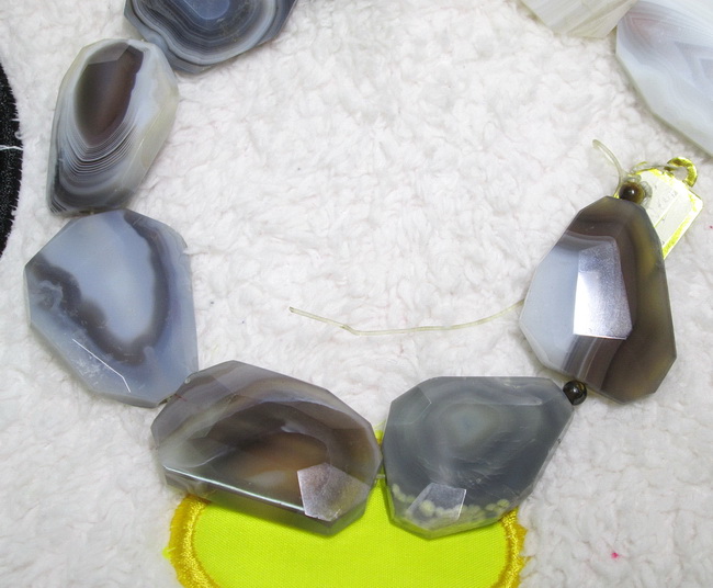 อาเกตทรงอิสระ