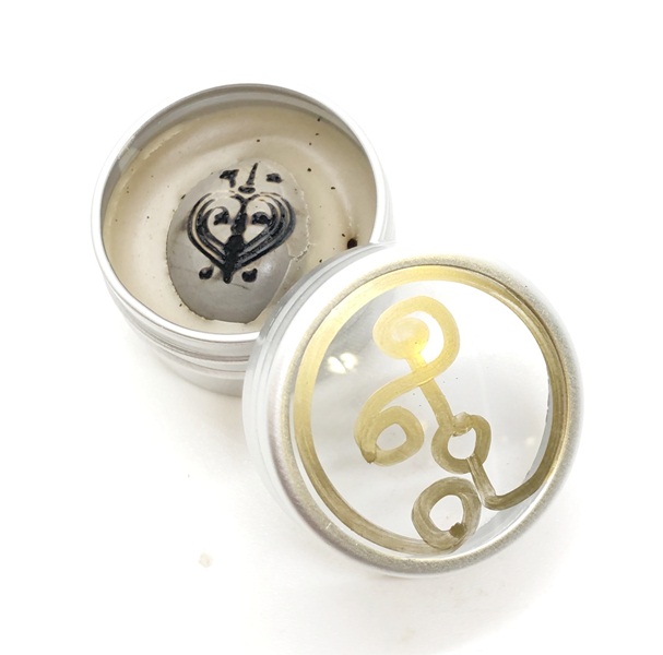 หลวงปู่ทองวัน วัดบ้านปากโดม สีผึ้ง สวาทกามคุณ KM023