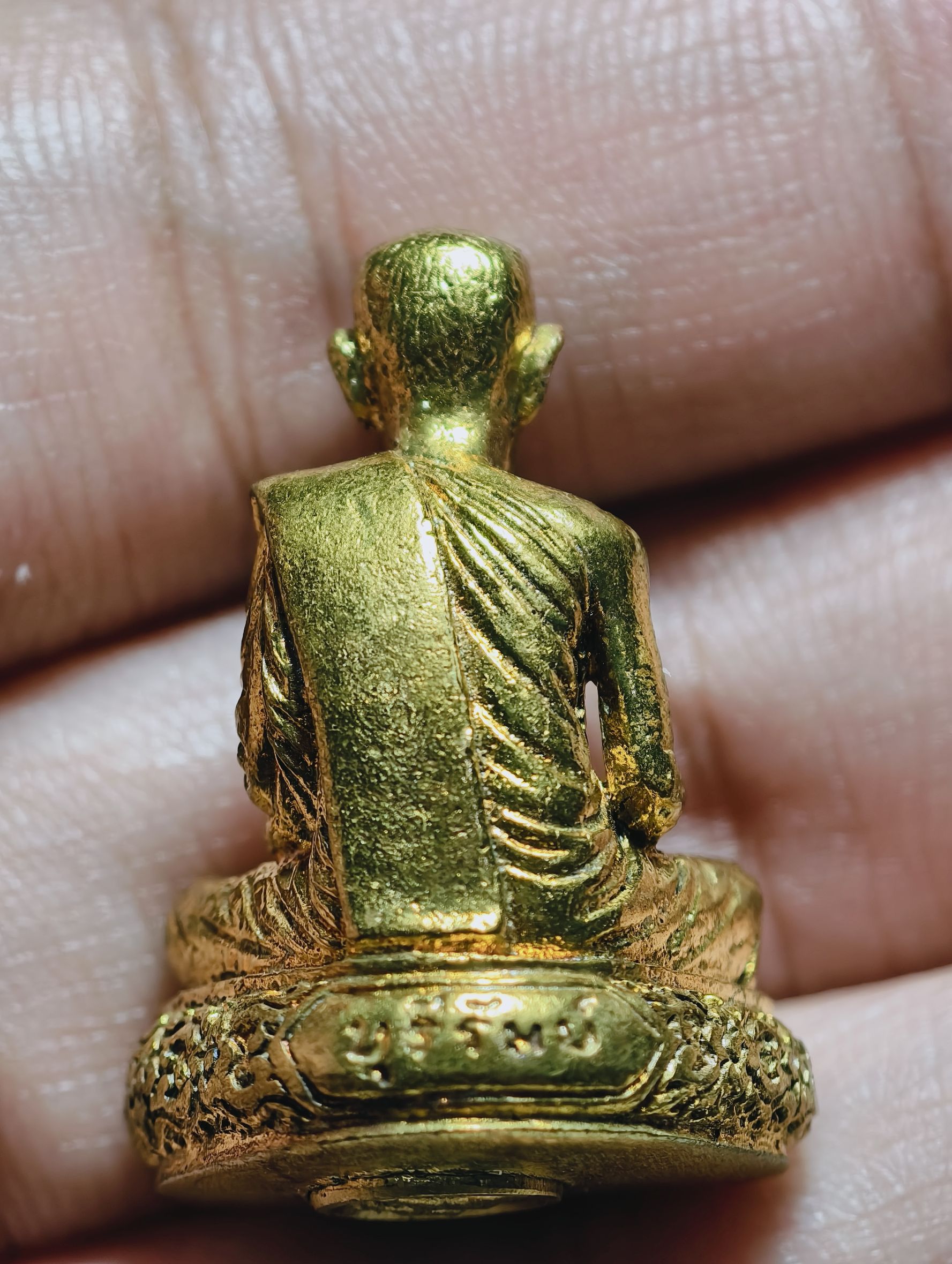 หลวงปู่แก้ว วัดบ้านถนนกระสัง แก้วสารพัดนึก ก้นช้าง กล่องเดิม AC4352