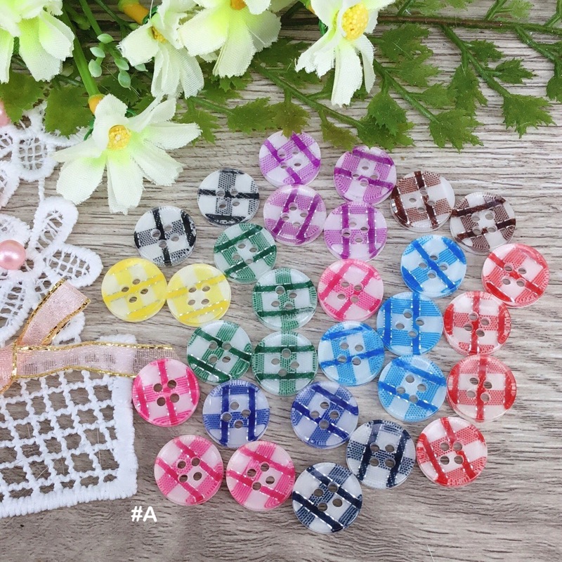 กระดุมพลาสติก 13 mm.ลายสก็อต คละสี (30 ชิ้น) (เลือก set)