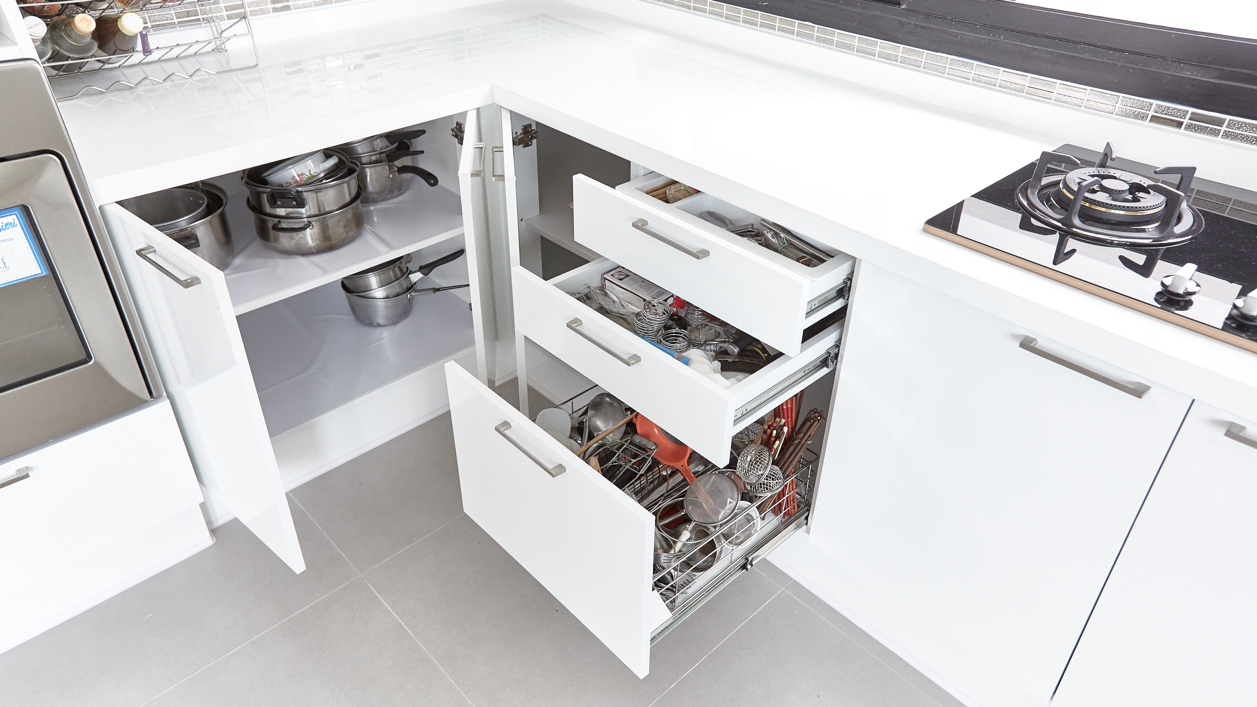 3 ตู้บน+ล่าง 3.2 ตู้บน+ล่าง 1.5 ตู้ล่าง