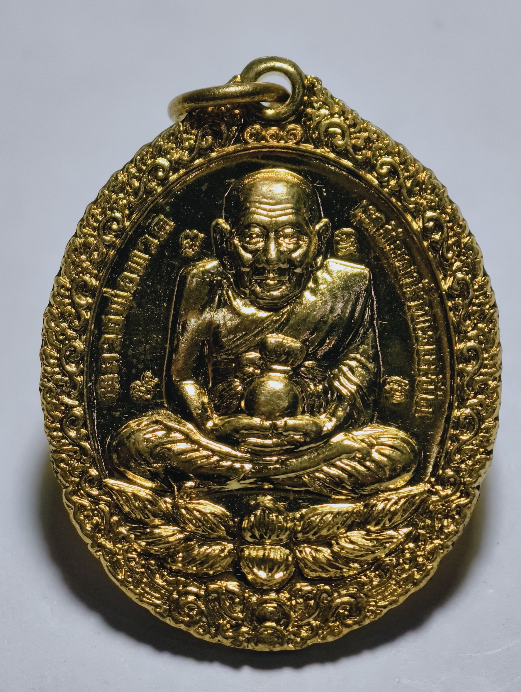 หลวงปู่ทวด รุ่น เปิดโลกเศรษฐี วัดมหาธาตุ รุ่น มากประสบการณ์ AC2739