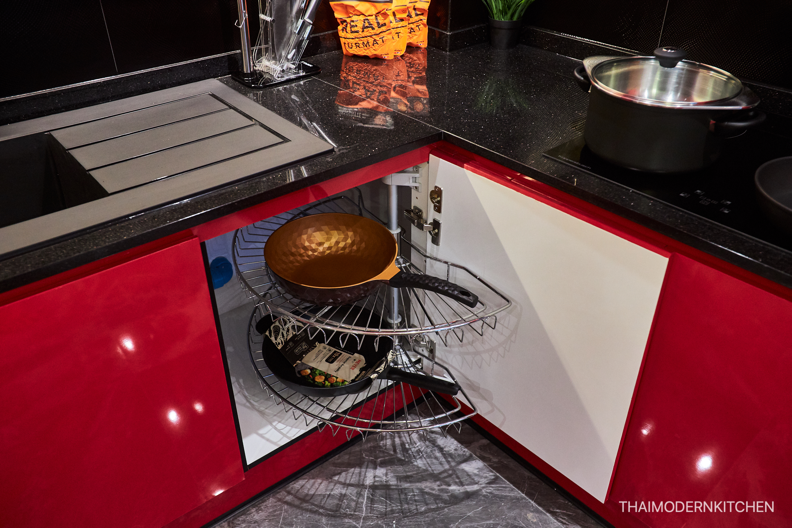 ครัวบิ้วอิน บ้านคุณหญิง ราคา 170,000- 3.8+2 ตู้บน+ล่าง (รวมตู้สูง) 1.5 island ลึก 80 cm