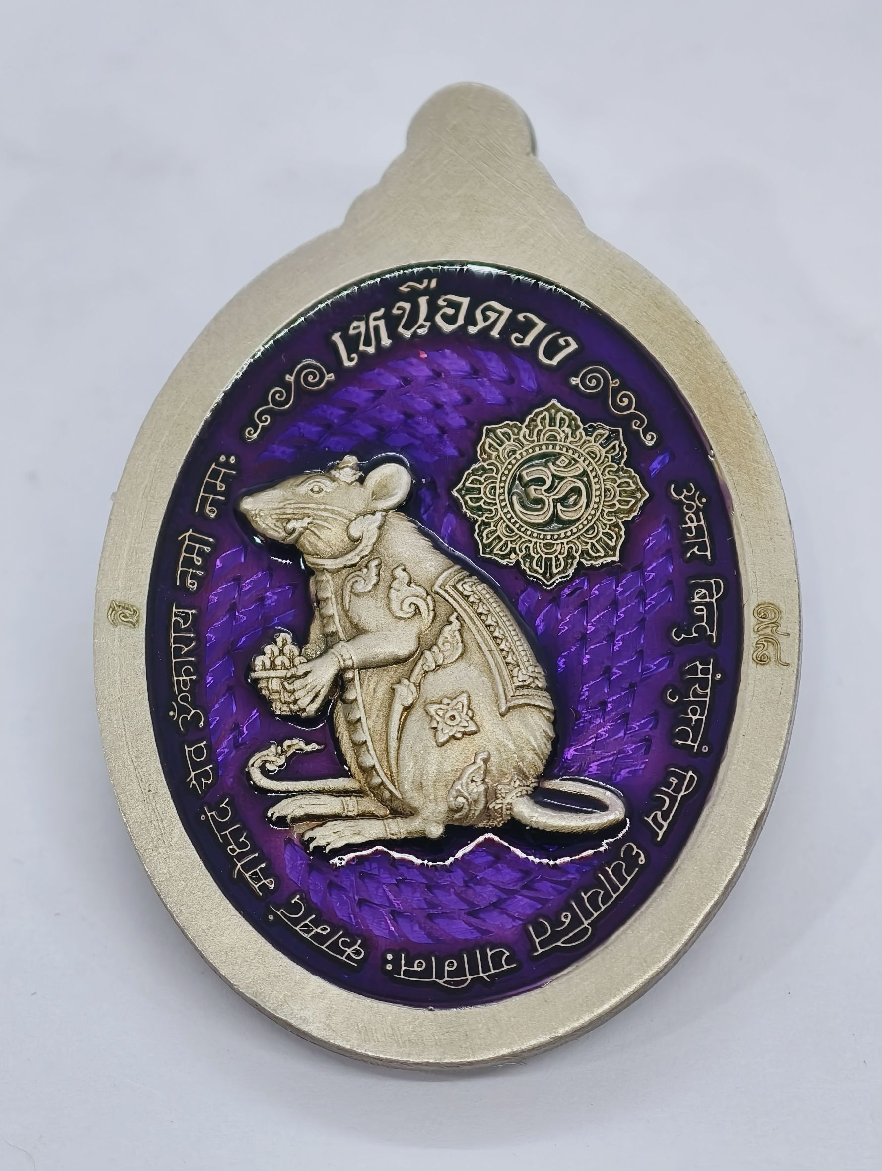 พระพิฆเนศเหนือดวง ฝังเพชร 2 เม็ด ลงยา หน้าหลัง ไม่มีกล่อง AA3434