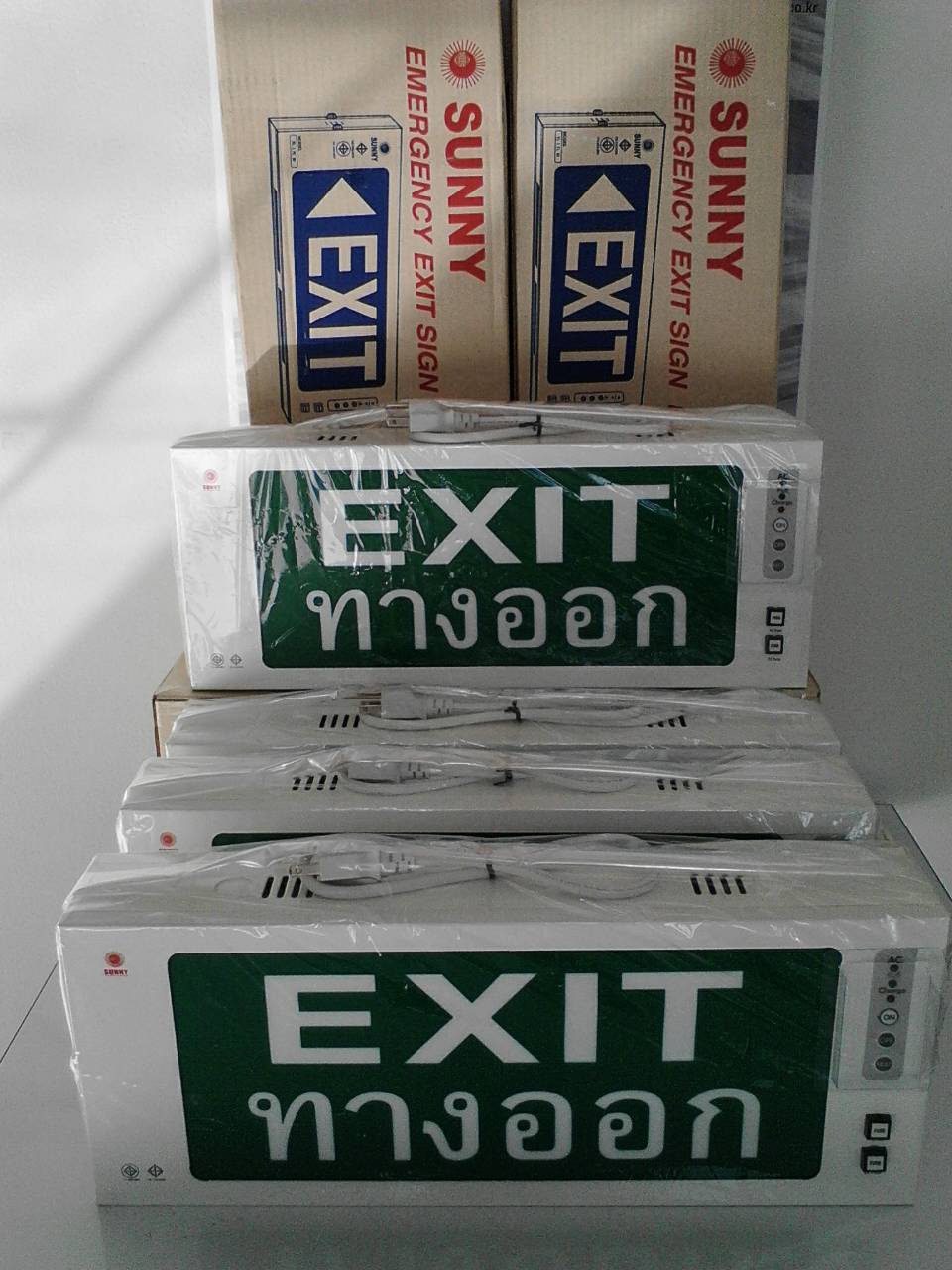 "Sunny" ป้ายทางออกหนีไฟ EX1FL10 (SINGLE) B.6V-4.5AH.3 คอร์