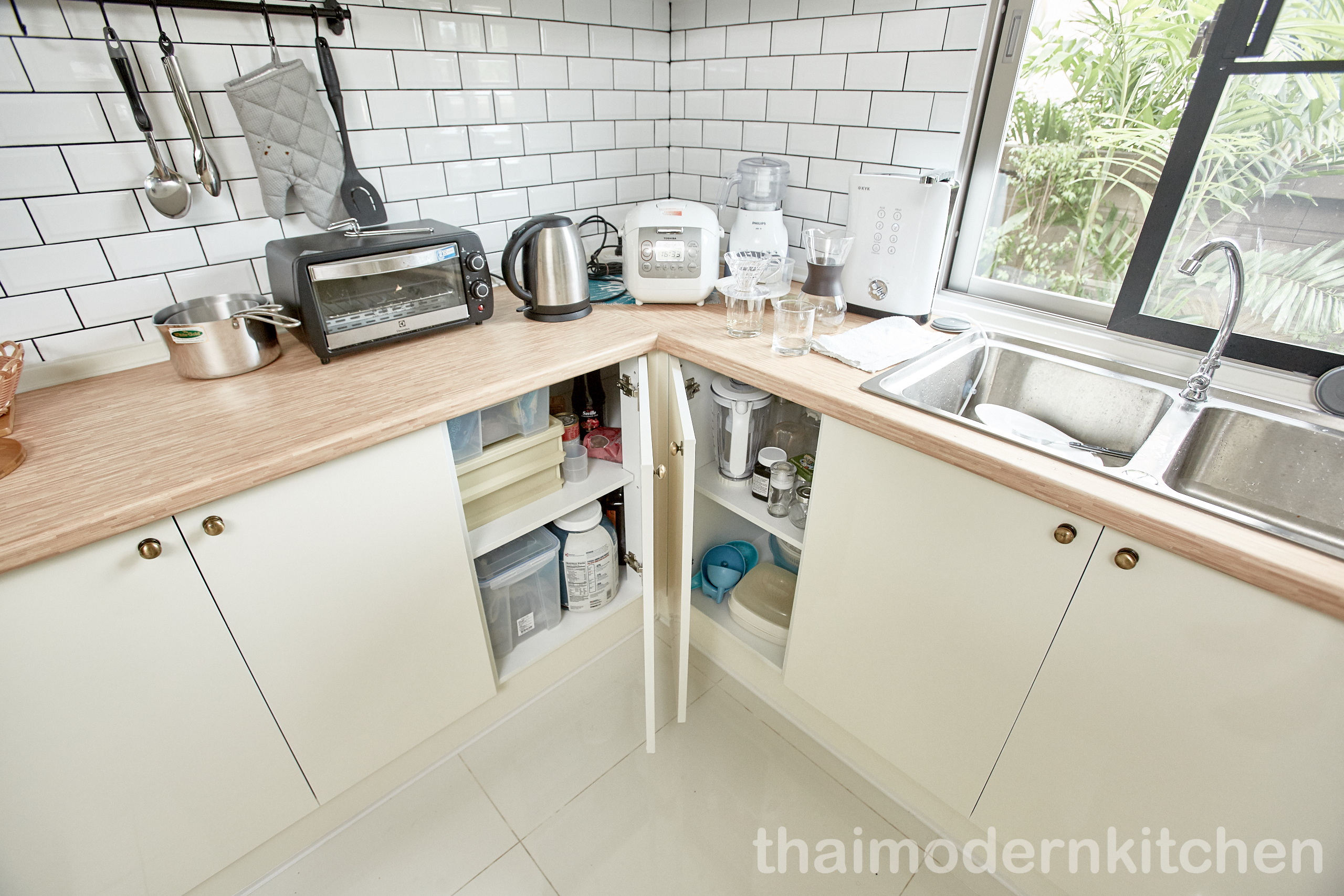 2.6 ตู้ล่าง+บน 0.6 ตู้เต็มสูง 220cm 2.2+1 เมตร ตู้ล่าง .