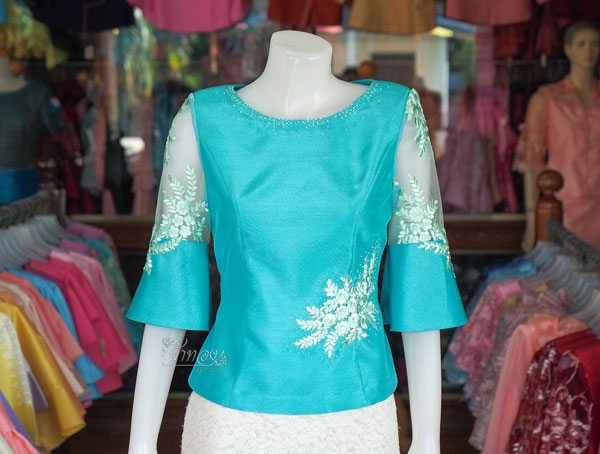 เสื้อผ้าไหมแพรทอง แต่งลูกไม้ สีเขียวอมฟ้า ไซส์ S