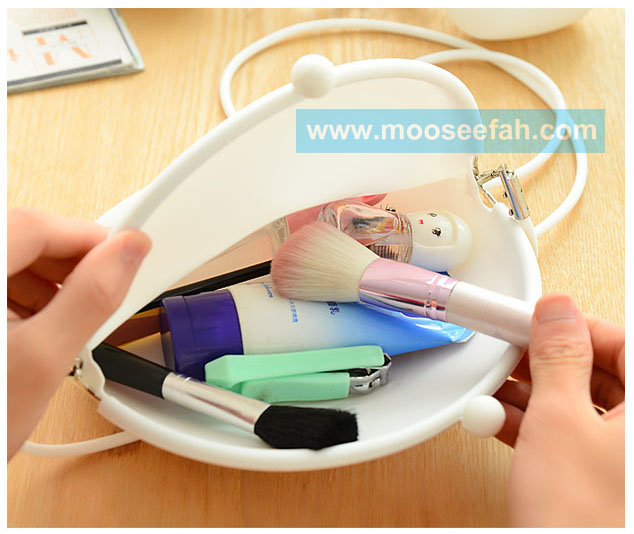 กระเป๋าสะพาย EMOJI