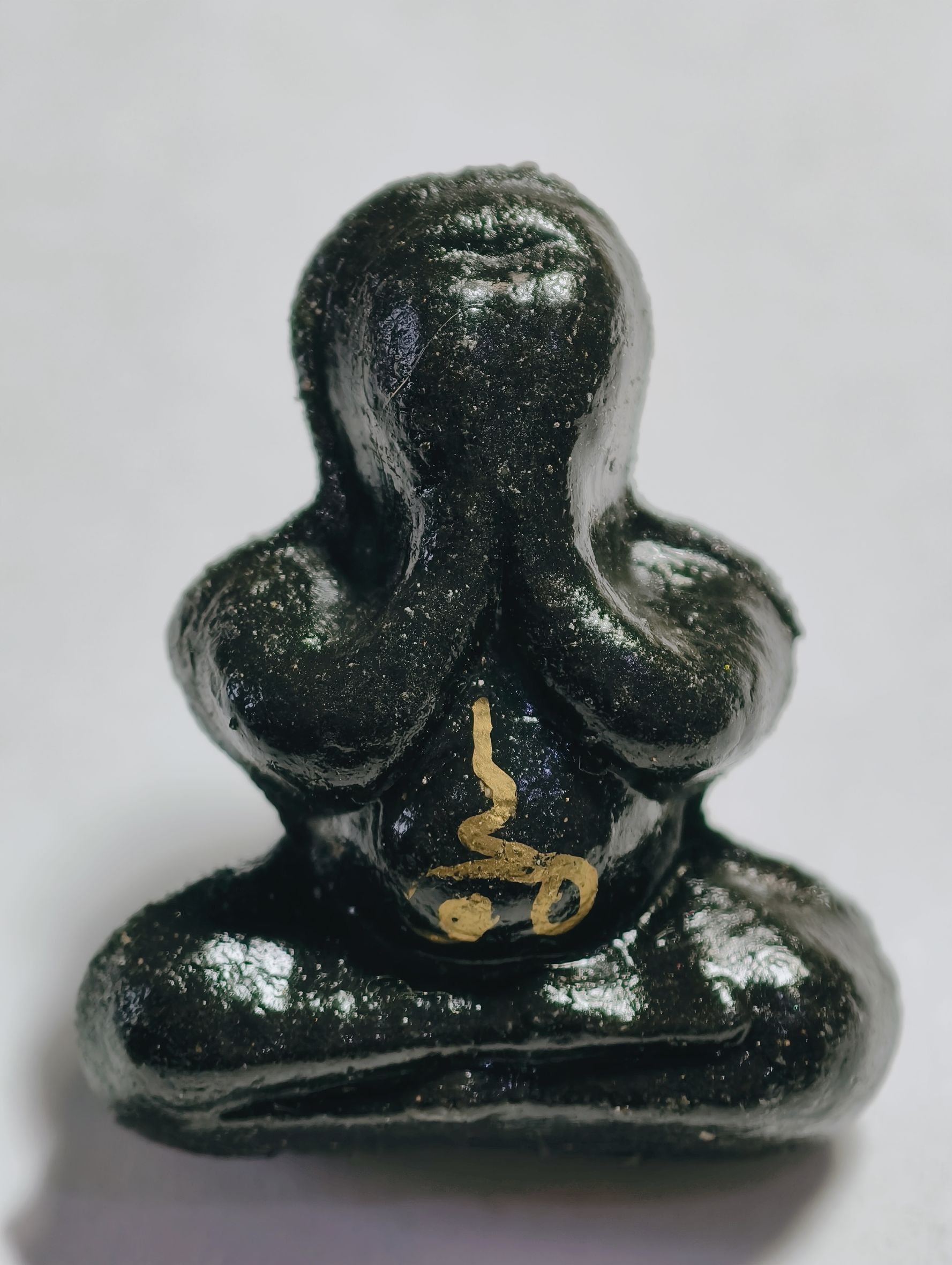 อาจารย์แว่น วัดสะพานสูง พระปิดตา เนื้อว่าน โรยผงตะไบ ผงเหล็กน้ำพี้ AC2327