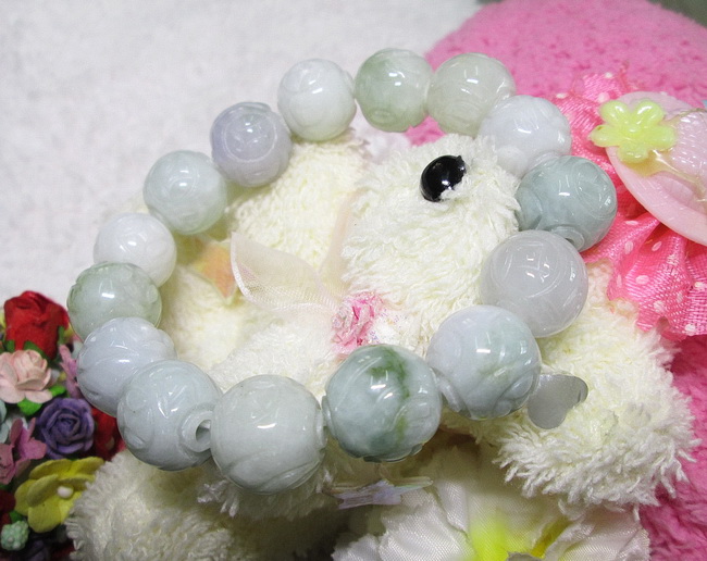 สร้อยข้อมือหยกแกะสลัก