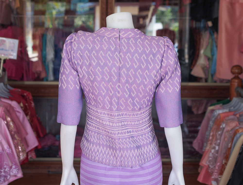 เสื้อผ้าฝ้ายทอลายขอ สีม่วง ไซส์ XL