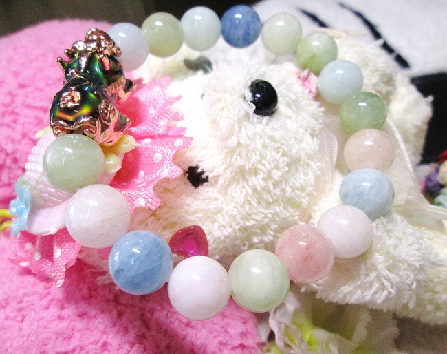 สร้อยข้อมือแบริล