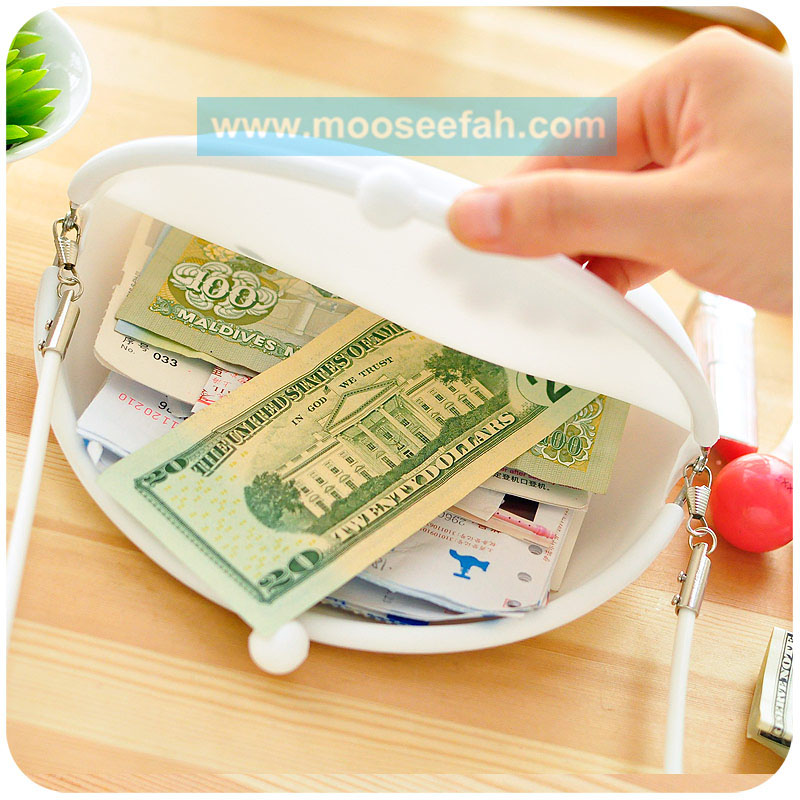 กระเป๋าสะพาย EMOJI