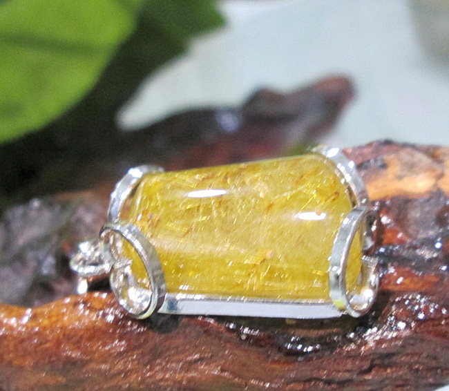 จี้ไหมทอง