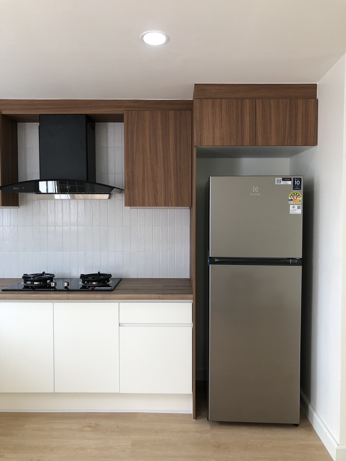 ครัวบิ้วอิน ราคา 98000- ครอบตู้เย็น