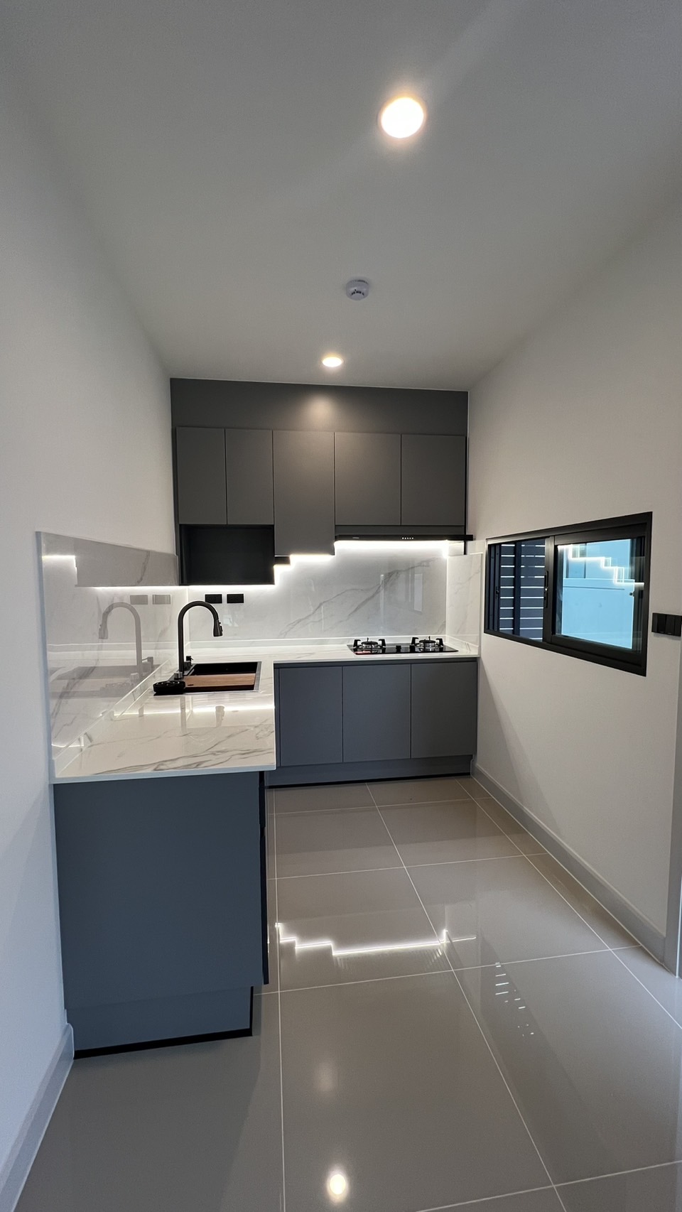 ครัวบิ้วอินบ้านคุณ ณัฐกานต์ ราคา 49000