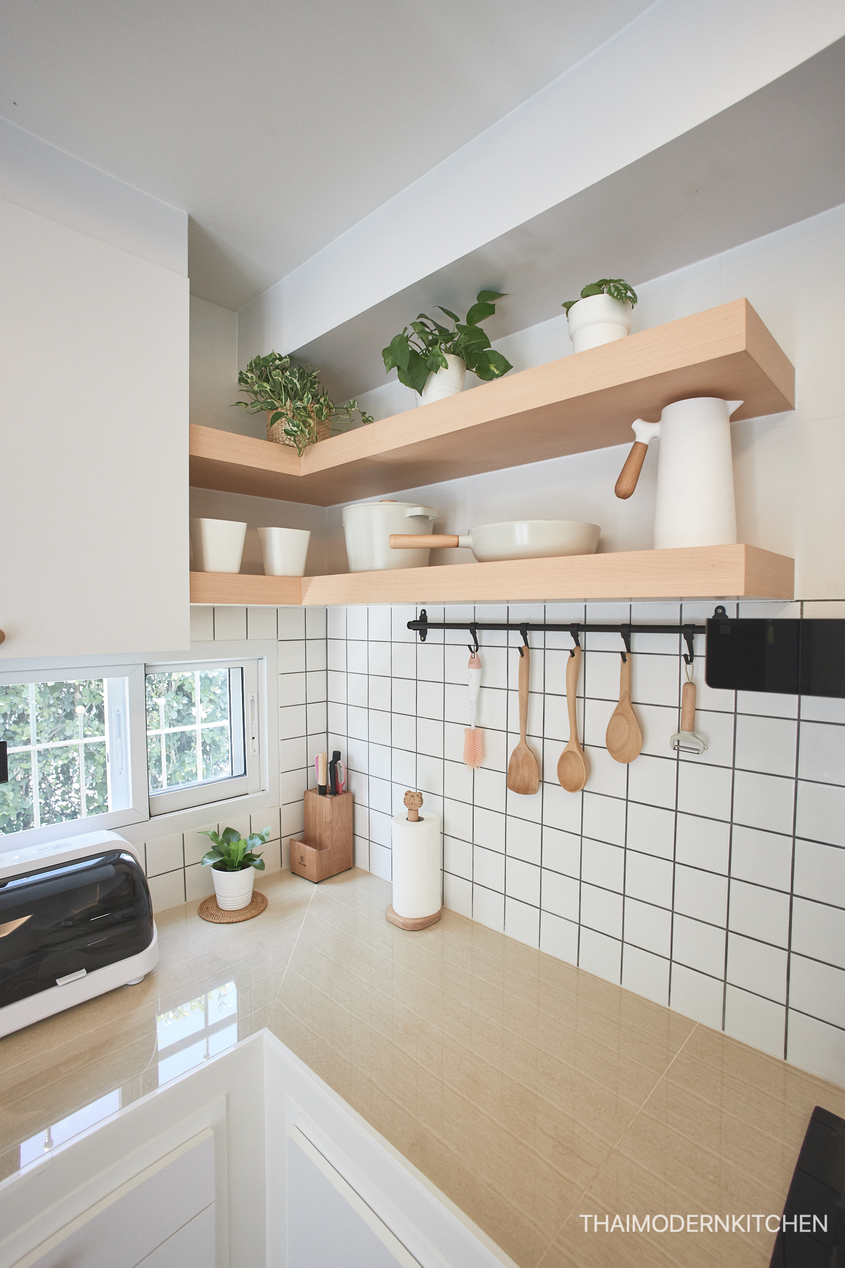 ครัวบิ้วอินบ้านคุณวนิดา ราคา 63000 บาท ใครว่าครัวปูน Muji ไม่ได้ ลูกค้ามีโครงปูนมา ดูภาพประกอบในโพส 2.9 ตู้บน+ล่าง 2.2 ตู้ล่าง