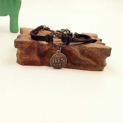 พร้อมส่ง !! สร้อยข้อมือ B.T.S.