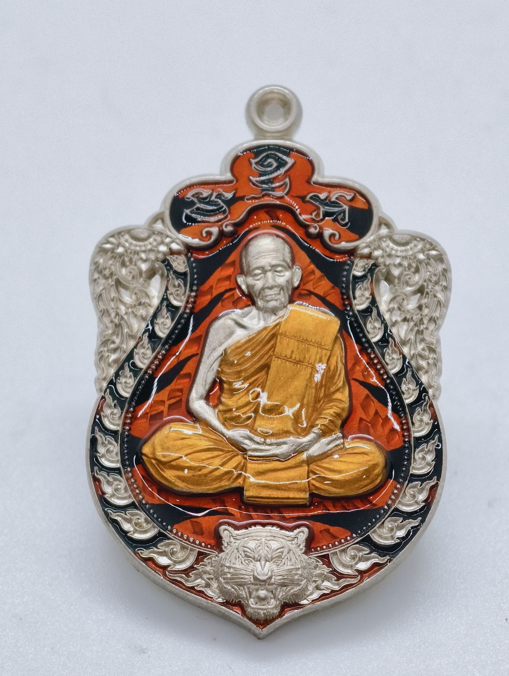 หลวงปู่เถิง วัดบ้านอาลัย ศรีสะเกษ เสมาเสือคาบแก้ว ลงยา อัลปาก้า ลงยาเสือ AC2779