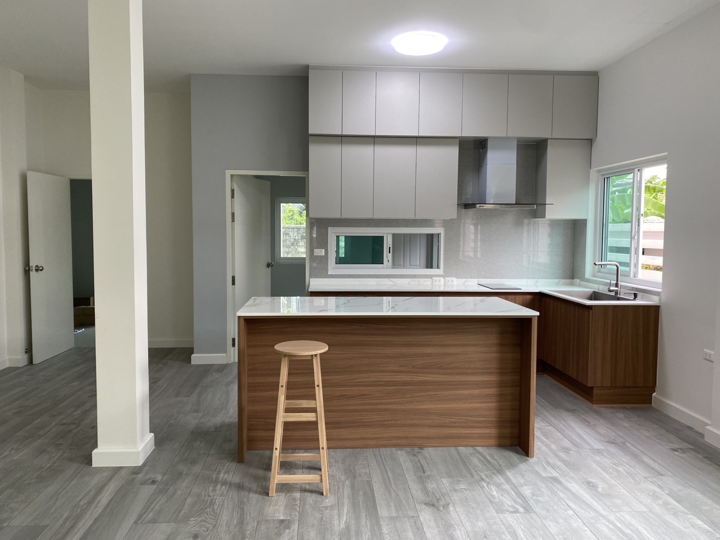 ยืดตู้ ตู้บนสองชั้น