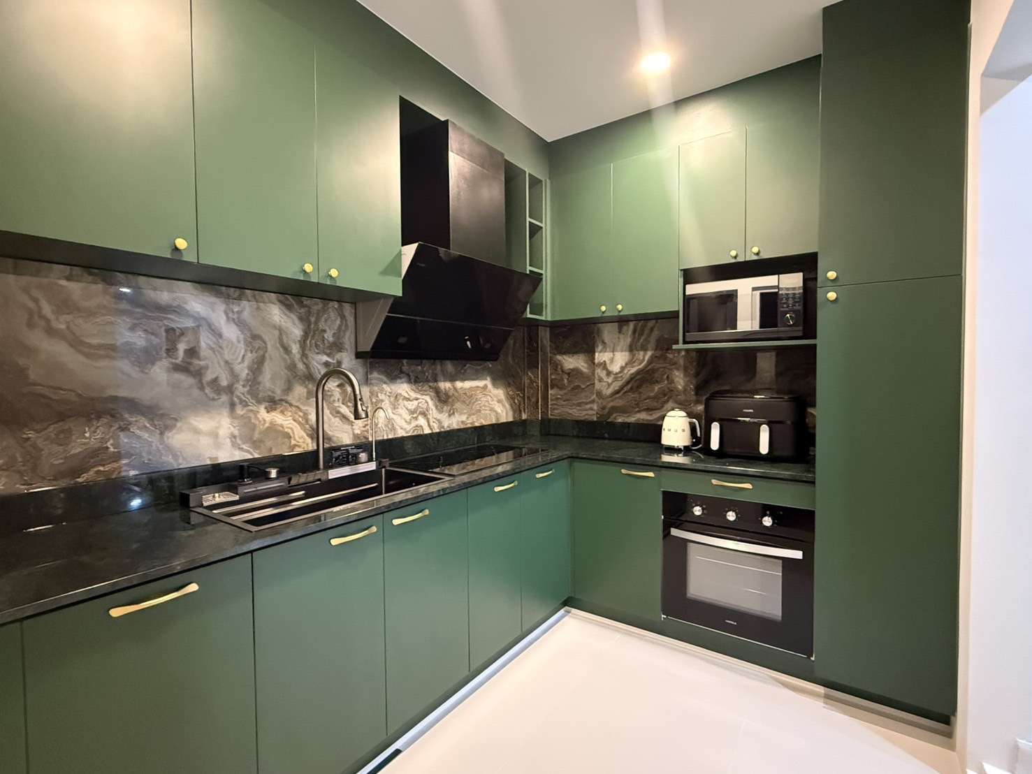 ครัวสีเขียว #ครัวบิ้วอิน บ้านคุณมรกต ราคา 100,000-